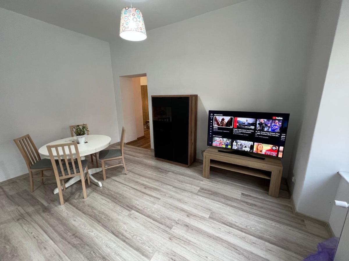 Апартаменты Apartament 3 Pokojowy Z Parkingiem Зомбковице-Слёнске Экстерьер фото